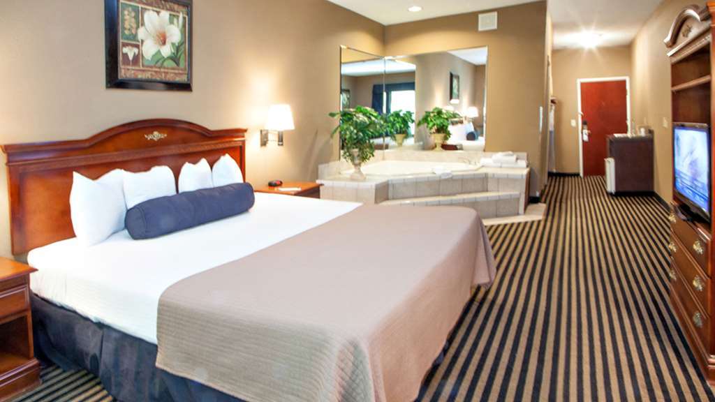 Mountain Inn & Suites Flat Rock Room photo