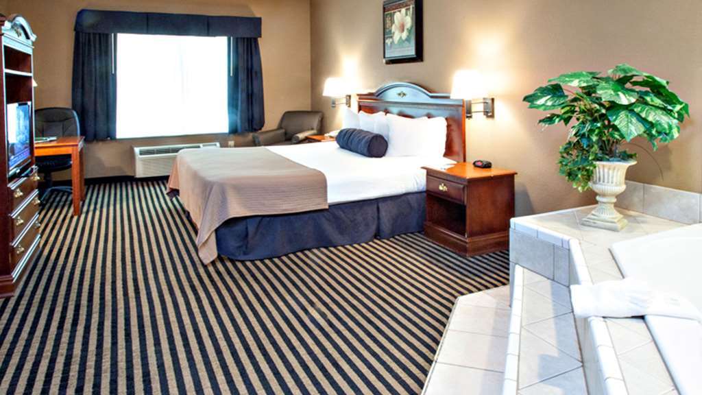 Mountain Inn & Suites Flat Rock Room photo