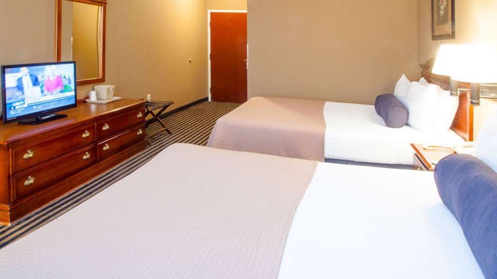 Mountain Inn & Suites Flat Rock Room photo